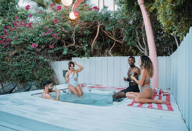 هتل 12br Sleeps 30 Designer Poolside Adventure Dwtn