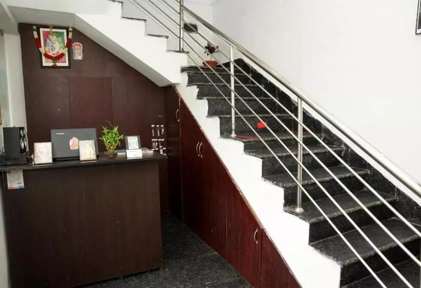 Hotelli Sri Vinayaga Residency