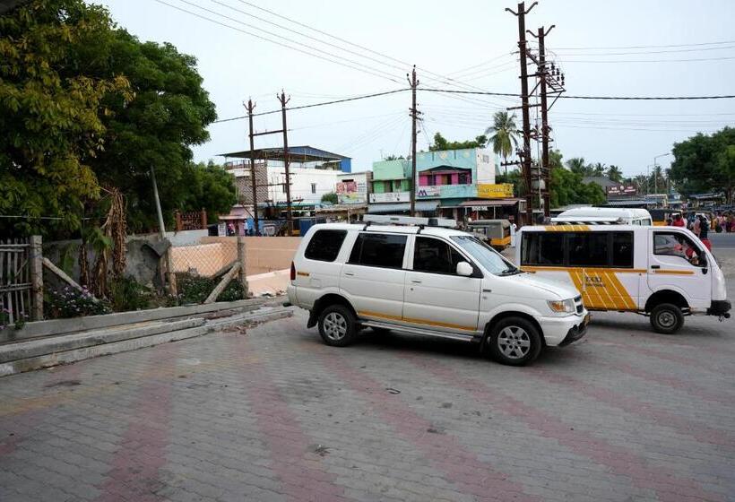 בית מלון כפרי Sri Vinayaga Residency