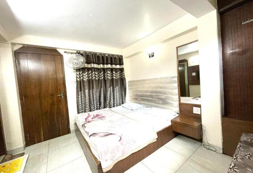 Nand Palace ! Mussoorie होटल नंद पैलेस હોટેલ નંદ પેલેસ ஹோட்டல் நந்த் பேலஸ் Near Mall Road Hotel With