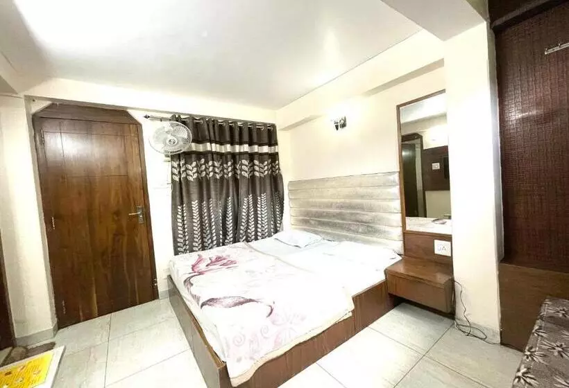 Nand Palace ! Mussoorie होटल नंद पैलेस હોટેલ નંદ પેલેસ ஹோட்டல் நந்த் பேலஸ் Near Mall Road Hotel With