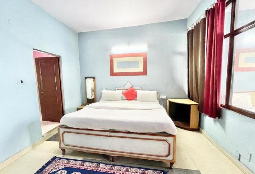 Nand Palace ! Mussoorie होटल नंद पैलेस હોટેલ નંદ પેલેસ ஹோட்டல் நந்த் பேலஸ் Near Mall Road Hotel With