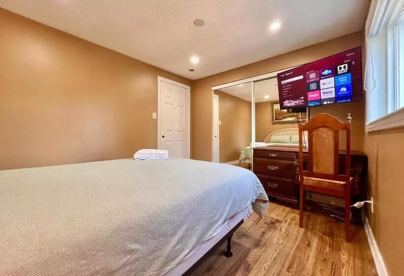 Majatalo Cozy Home Near Hillcrest Mall In Central Richmond Hill