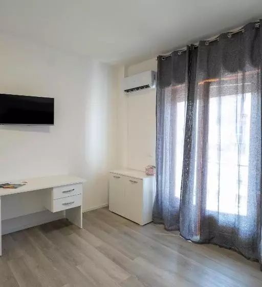 پانسیون Prestige House 6