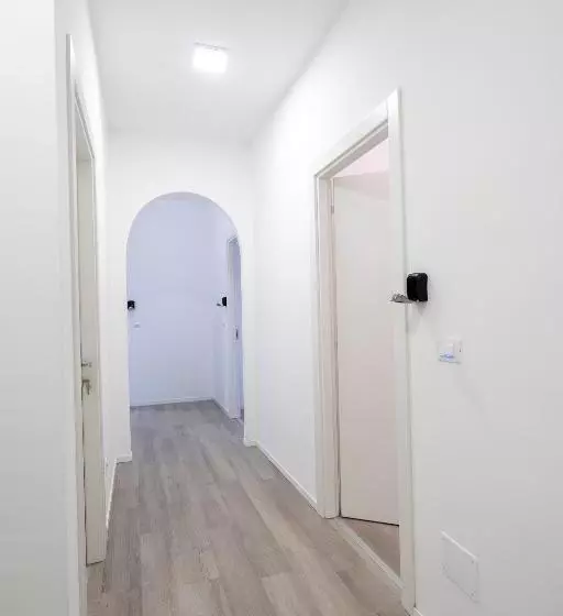 پانسیون Prestige House 6