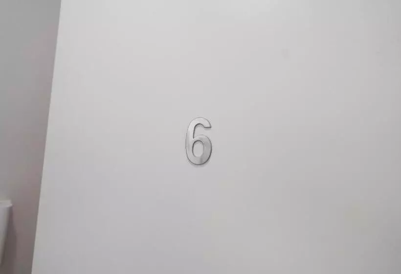 پانسیون Prestige House 6