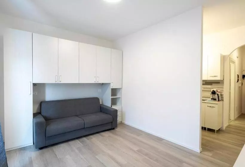 پانسیون Prestige House 6