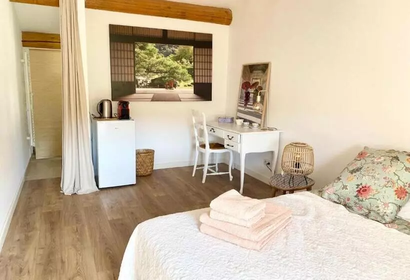 ベッドアンドブレックファースト Chambre D Hôtes Au Calme Gémenos