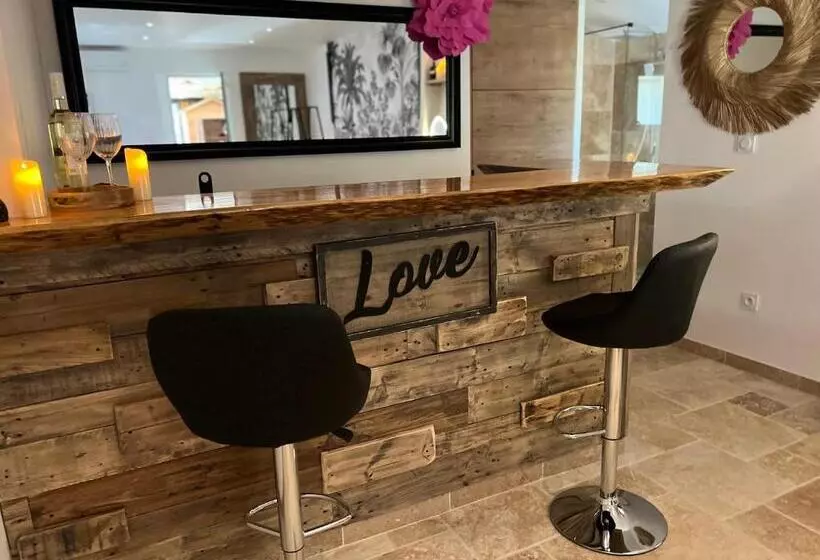 Aamiaismajoitus (B&B) Love Les 5 Sens Et La Sauvageonne