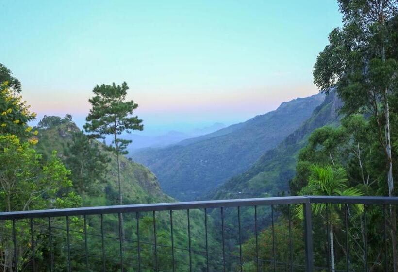 Beyond Nomad Luxury Hostel