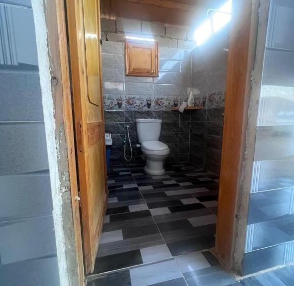 هتل کپسول The Bedouin Life With Eid Ali