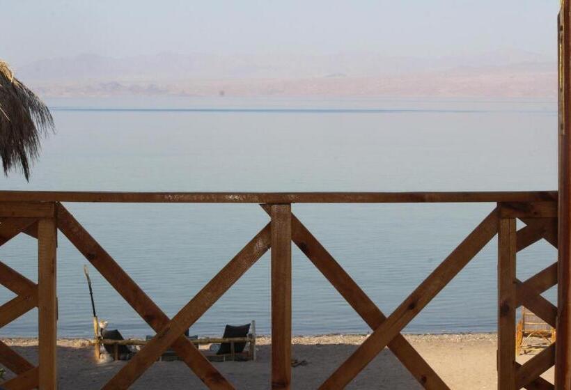 هتل کپسول The Bedouin Life With Eid Ali