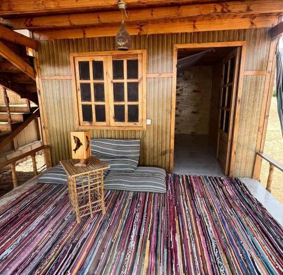 هتل کپسول The Bedouin Life With Eid Ali