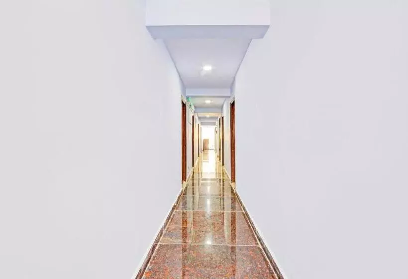 ホテル Oyo Tulasi Premium Rooms