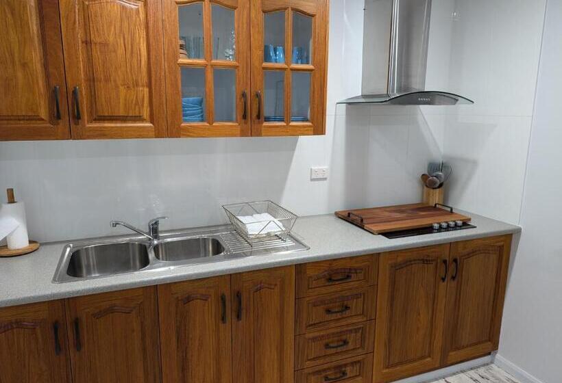 بنسيون Behind The Hedge