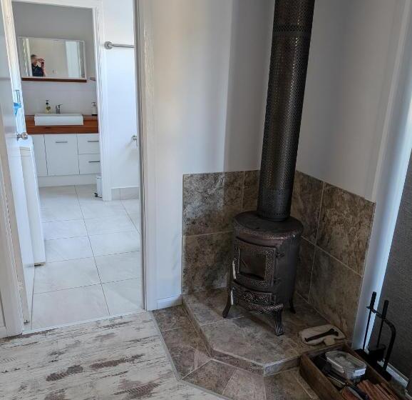 بنسيون Behind The Hedge