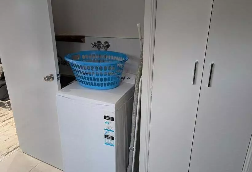 ペンション Behind The Hedge