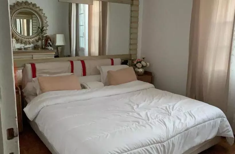 ペンション Chambre Avec Salle De Bain Privative