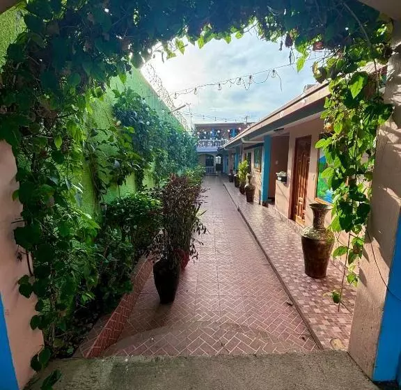 پانسیون Granados Guest House