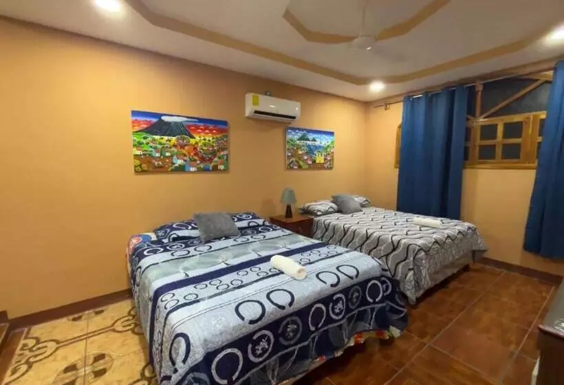 پانسیون Granados Guest House