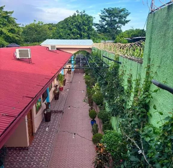 پانسیون Granados Guest House