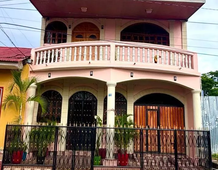 پانسیون Granados Guest House