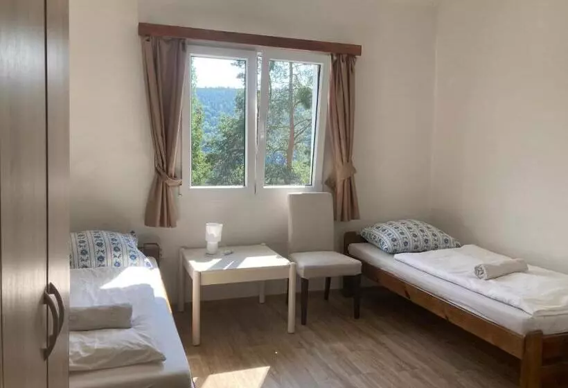 Majatalo Penzion Cholín