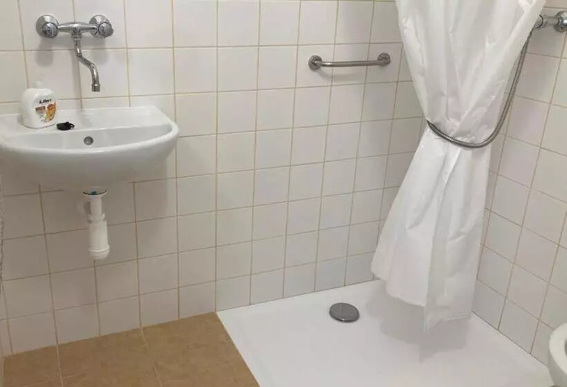 Majatalo Penzion Cholín