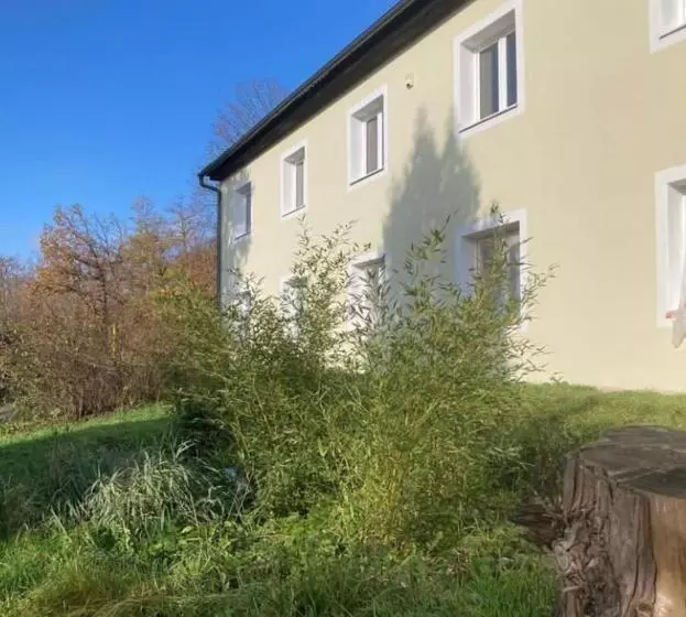 Majatalo Penzion Cholín