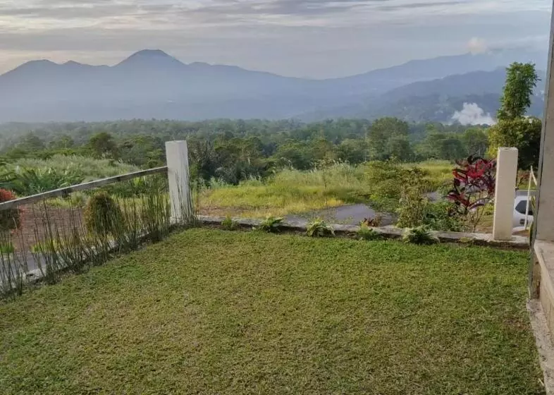 リゾートホテル Hollywood Hill Lengkoan