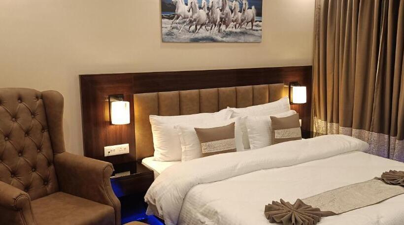 Xcelsior Hotel And Spa By Roh