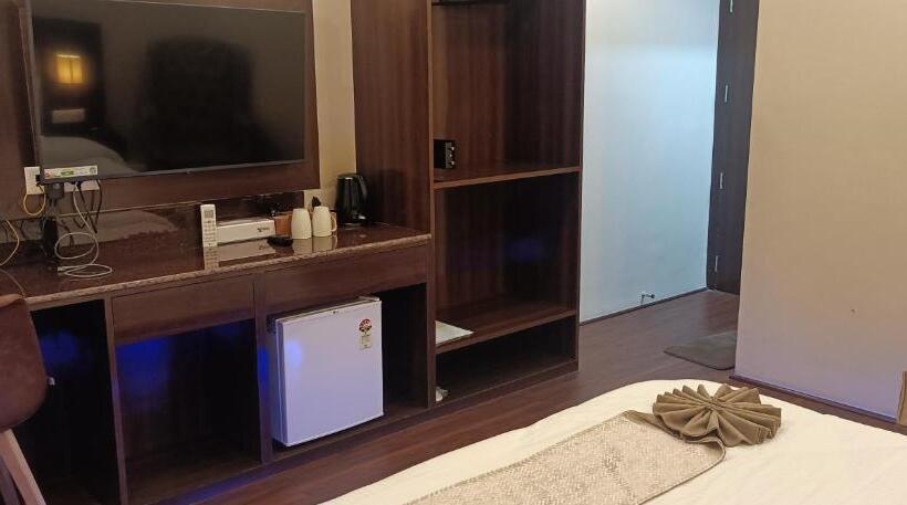 Xcelsior Hotel And Spa By Roh