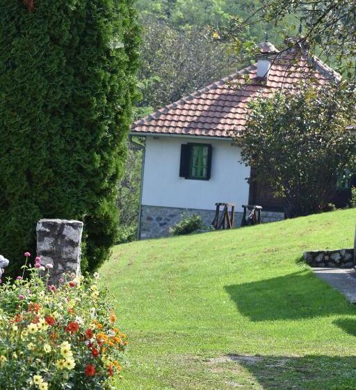 تختخواب و صبحانه Terzica Avlija