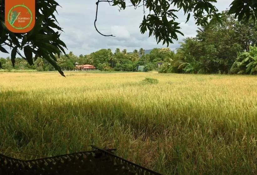 هتل Bamboo Bush Restaurant   බට පඳුර