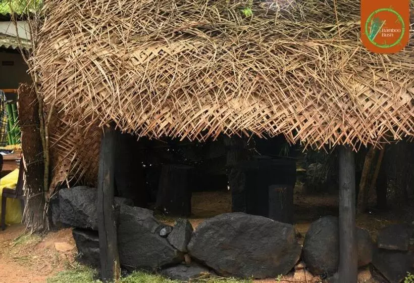 هتل Bamboo Bush Restaurant   බට පඳුර