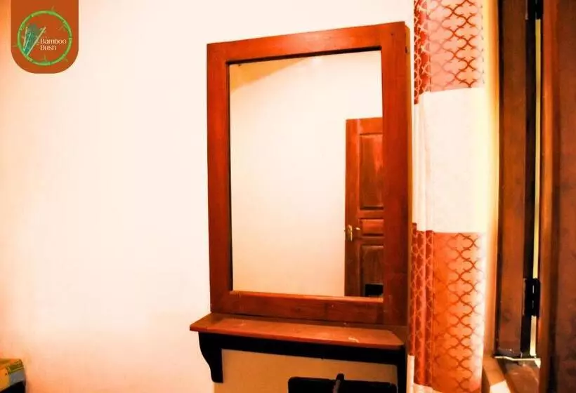 هتل Bamboo Bush Restaurant   බට පඳුර