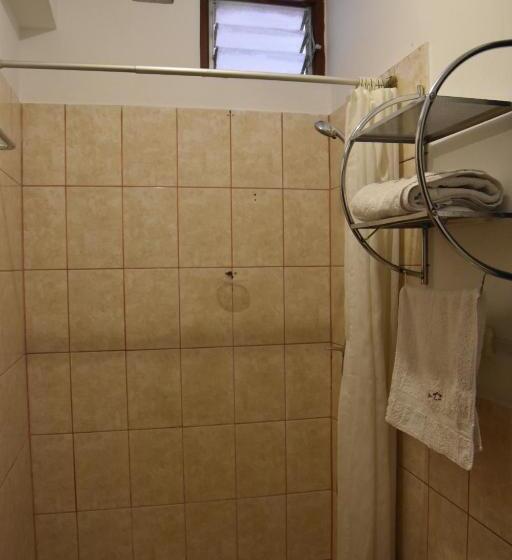 בית מלון כפרי Rajutuna Inn