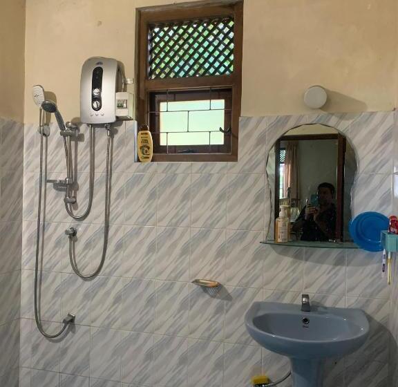 فندق Sinharaja Holiday Bungalow