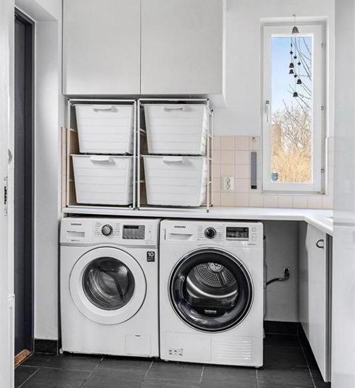 Пансион 5 Bed Rooms House With Jacuzzi, Free Parking, And 2 Toilets Bath In Malmö