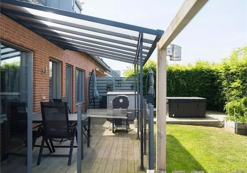 ペンション 5 Bed Rooms House With Jacuzzi, Free Parking, And 2 Toilets Bath In Malmö