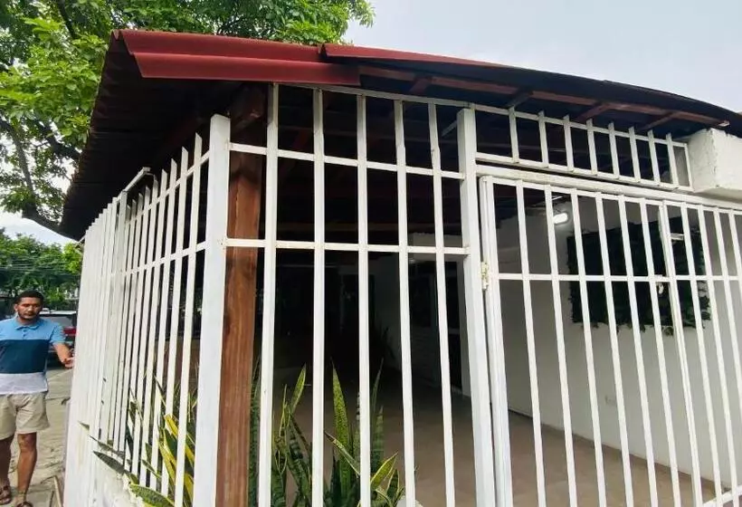 Majatalo Casa Owen Hostal