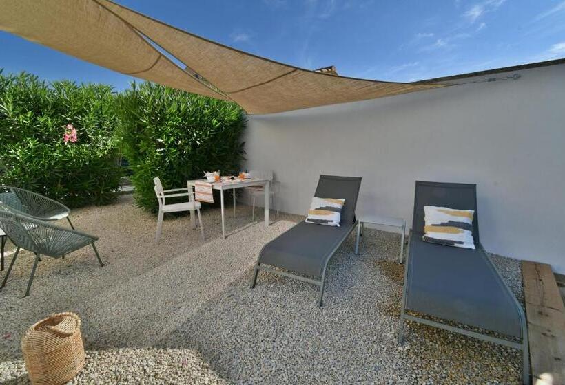 بنسيون Une Nuit En Luberon