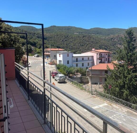 ペンション Ussassai Profumi D Ogliastra