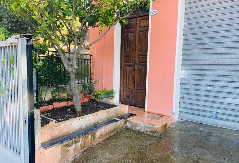 ペンション Ussassai Profumi D Ogliastra