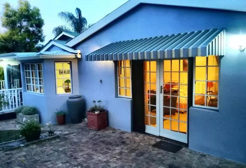 Aamiaismajoitus (B&B) Antique Silk Self Catering Unit