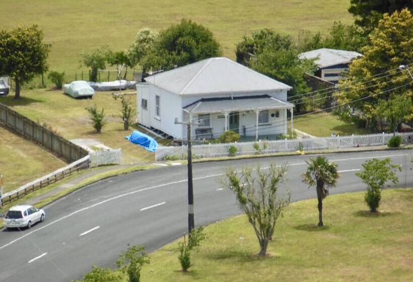 צימר Landfall Cottage