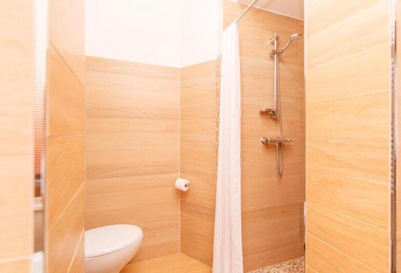 تختخواب و صبحانه Rooms 66