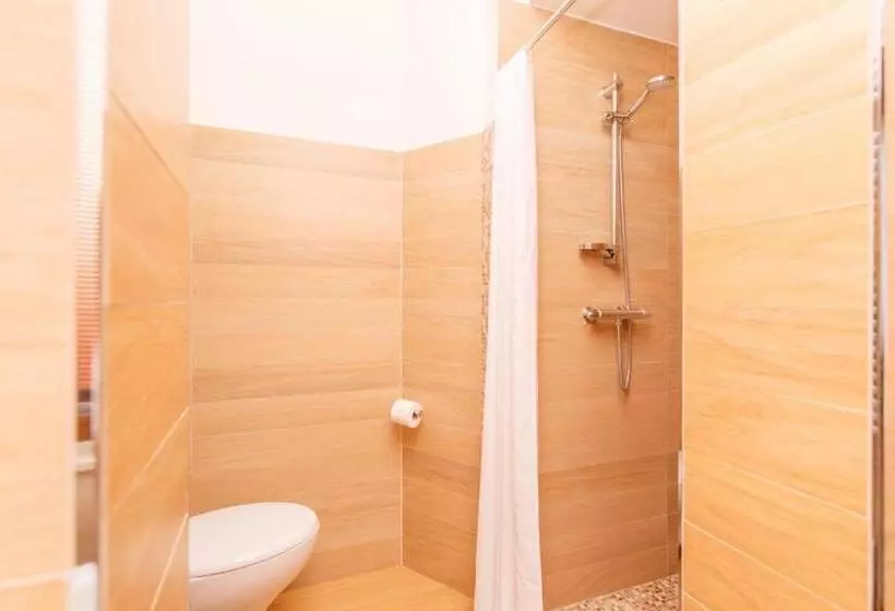 تختخواب و صبحانه Rooms 66