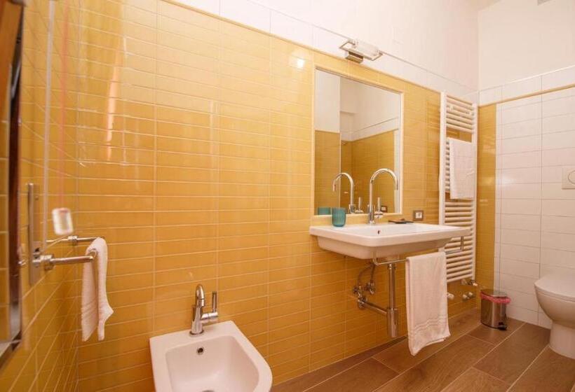 تختخواب و صبحانه Rooms 66