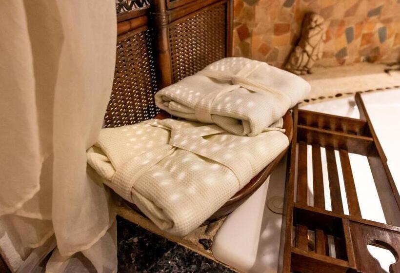 Monyoli Hotel & Boutique